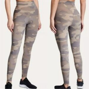ALO Yoga Camouflage Leggings High Waist Camo Vapor Putty size xs